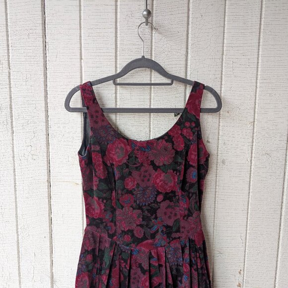 Red and Black Floral Velvet Laura Ashley Midi Dress 80s/90s - Picture 3 of 10